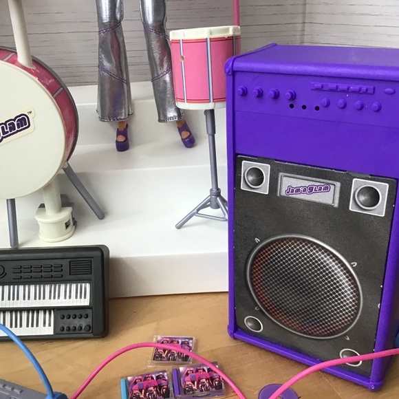 Barbie Jam’n Glam Dolls and HTF Drum Set - Picture 10 of 16